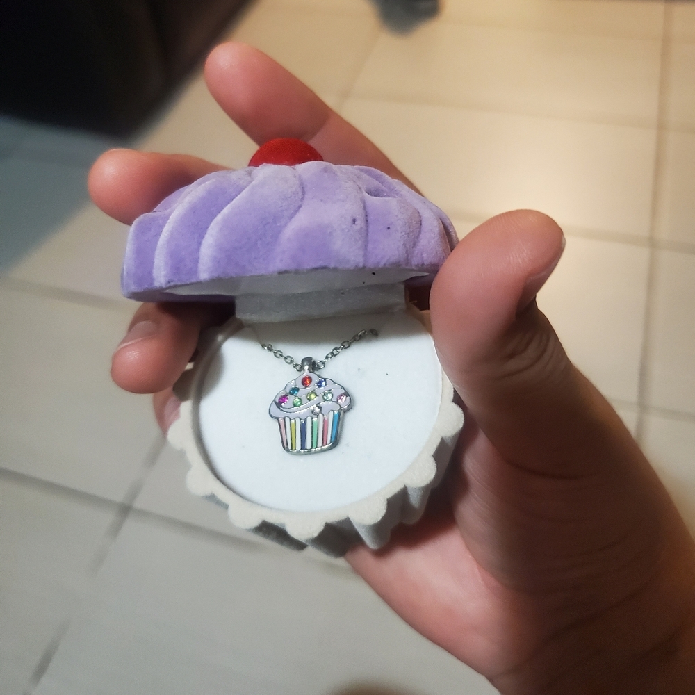 Cupcake Pendant Necklace in Cupcake Shape Box
